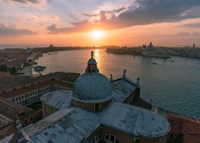 Biennale Ca Dario Apartment Venice