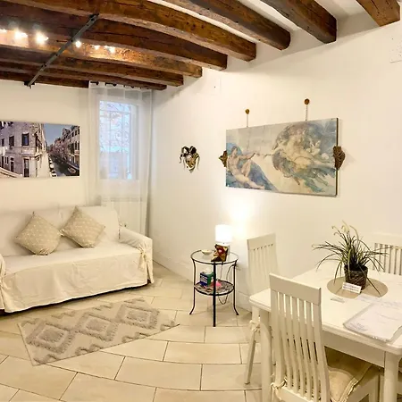 Apartman Biennale Ca Dario Velence