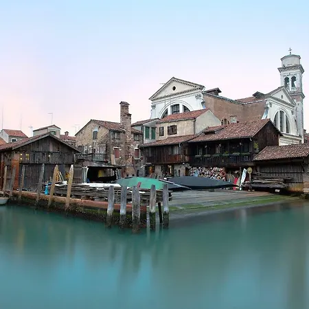 Apartman Biennale Ca Dario Velence