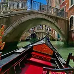 Biennale Ca Dario Venedig