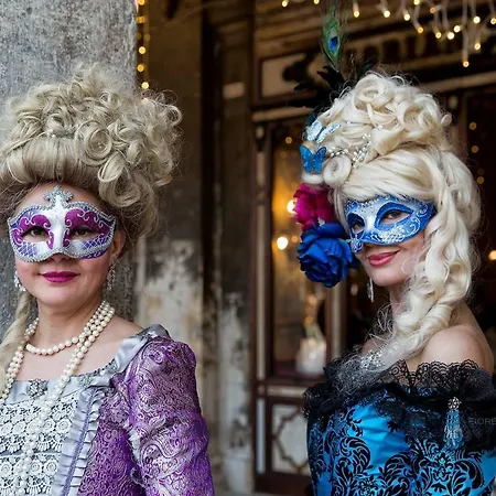 Daire Biennale Ca Dario Venedik